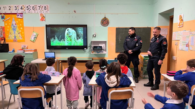 I Carabinieri della Forestale incontrano gli studenti del Pollino