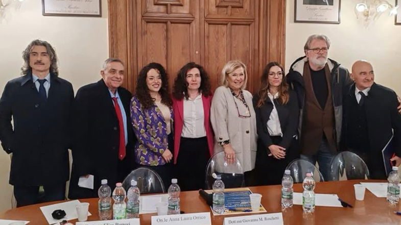 «Occhiuto da commissario a supereroe per trasformare la sanità in più voti e ancora meno servizi»