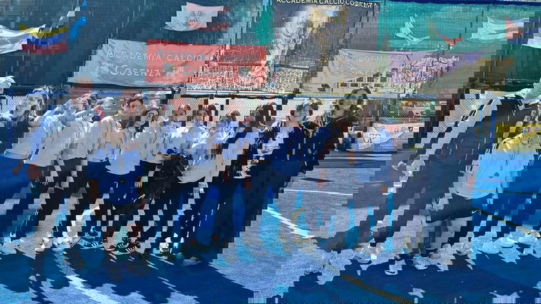 Campionati studenteschi, le ragazze del Majorana trionfano nel calcio a 5. Ecco i nomi