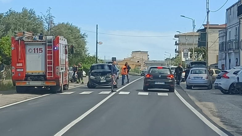 Pasqua di paura sulla Statale 106, ennesimo incidente a Toscano: coinvolte due autovetture
