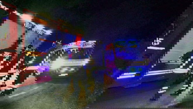 Auto con tre giovani si schianta nei pressi del Porto: grave un ragazzo di 14 anni