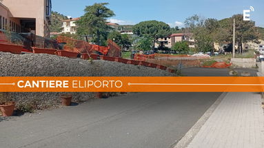 L'ingresso dell'Ospedale di Cariati «sembra un cantiere abbandonato. Lavori fermi da mesi»