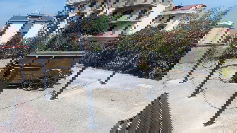 Nuova bellezza per via Galeno che si arricchisce di una nuova area verde e monumentale