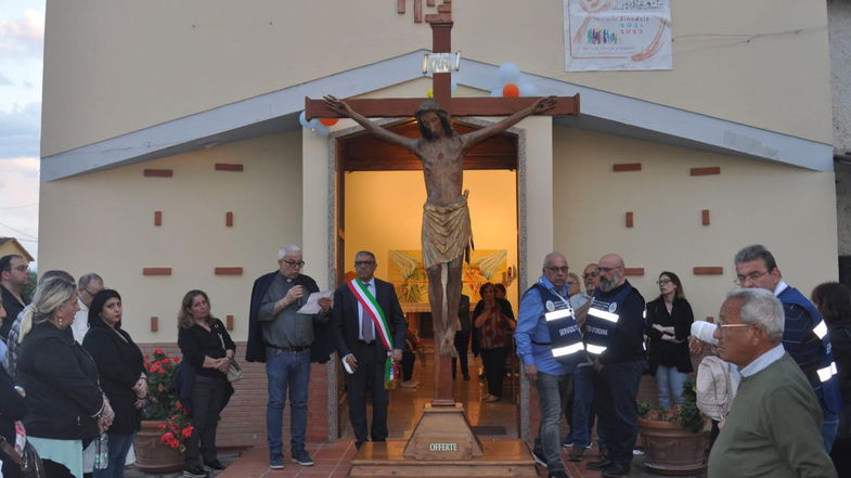 La processione del Crocefisso a Cassano segna la frattura tra Chiesa locale e Comune