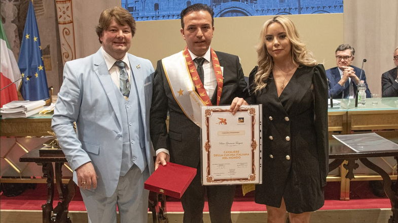 Pedro's insignito del titolo di Cavaliere della cucina italiana nel mondo 
