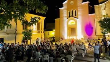 Piazza Scura a Vaccarizzo Albanese pronta per la pedonalizzazione in estate