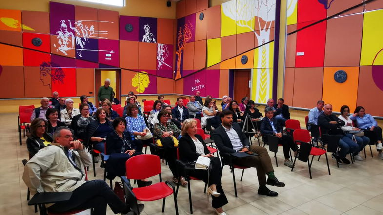 Paludi, il professore Perri e i suoi ex alunni si ritrovano dopo 50 anni 