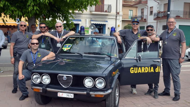  La Scuderia Alfisti Giallo Verde ha fatto tappa ad Amendolara per la gioia di grandi e piccoli