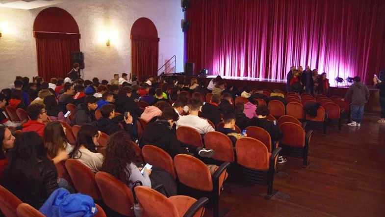 Al teatro Sybaris di Castrovillari gli studenti portano in scena “Naocchio”