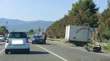 Incidente sulla SS 106 a Torricella: ferito gravemente un motociclista 
