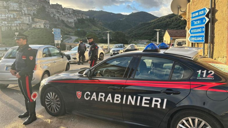 Violenza e maltrattamenti: arrestate quattro persone