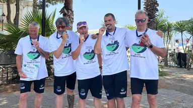 Tutti e cinque i nuotatori di Co-Ro hanno conquistato lo Stretto di Messina