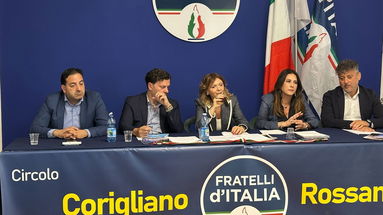 Bagarre tra FdI e M5s: «Dai pentastellati nessun atto concreto. Nessuna opera. Solo parole»