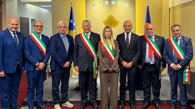 Scambi culturali e radici identitarie, una delegazione di Sindaci Arbëreshe di Calabria va in Kosovo