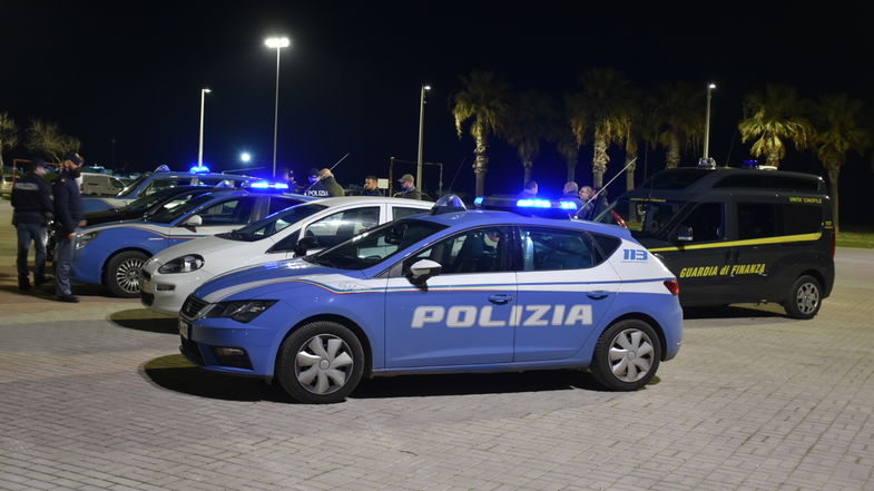 Mega blitz delle forze dell'ordine ieri sera a Sant'Angelo