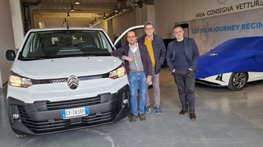 Mobilità di prossimità, a Tarsia due mezzi per il trasporto sociale grazie al Gal Valle Crati