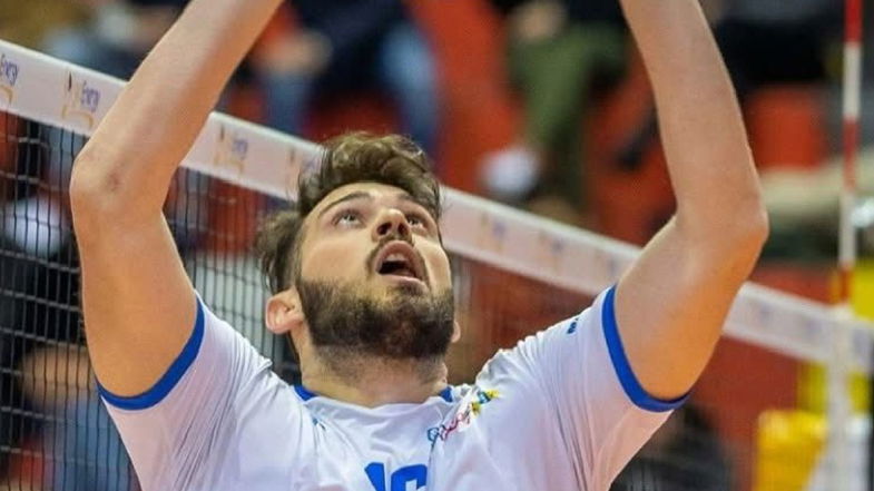 VOLLEY - Salvatore Donzella torna in campo come palleggiatore della Corigliano Volley