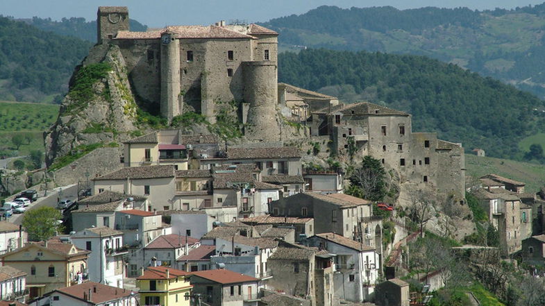 A Oriolo scoppia il