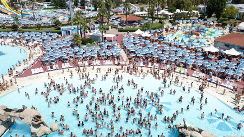 Odissea 2000, dopo Sal Da Vinci, ecco gli artisti che si esibiranno all’Acquapark dei record