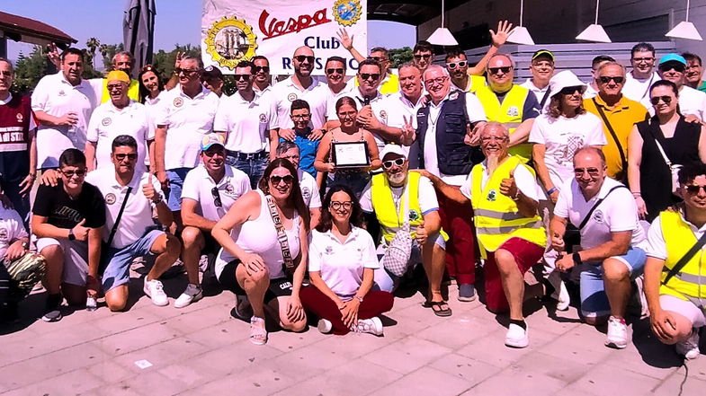 Tanta partecipazione al raduno nazionale delle Vespe a Corigliano-Rossano