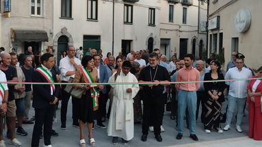 Riqualificazione di Laino Borgo, il centro storico cambia volto: inaugurata Piazza Navarro 