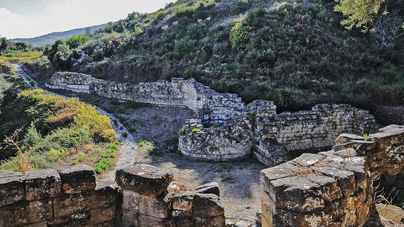 Tommaso Greco torna al Parco Archeologico di Castiglione: un viaggio tra pensiero, archeologia e pace