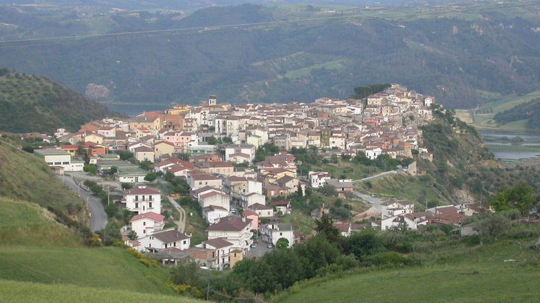 Tarsia: al via il Chi stamu passannu fest 2025