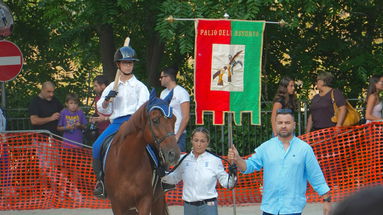 Bagno di folla per il Palio dell’Assunta a Longobucco. In gara anche la campionessa olimpica Rosalba Forciniti