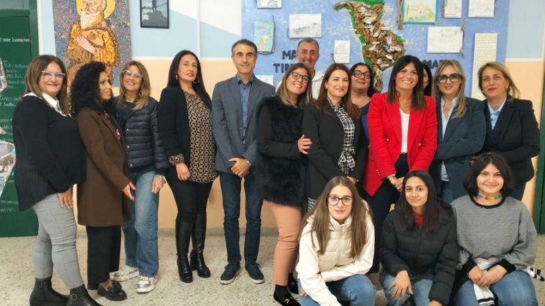 “Mani in alto” contro il bullismo: siglata l’intesa per la tutela dei minori a Corigliano-Rossano